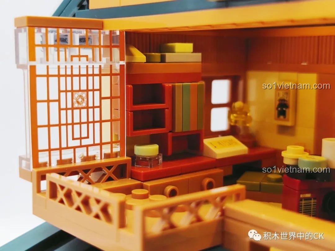 Cận cảnh giường ngủ và cửa trượt truyền thống trong nội thất tầng trên của Ngôi nhà Nhật Bản Kumamon inbrixx 880018.