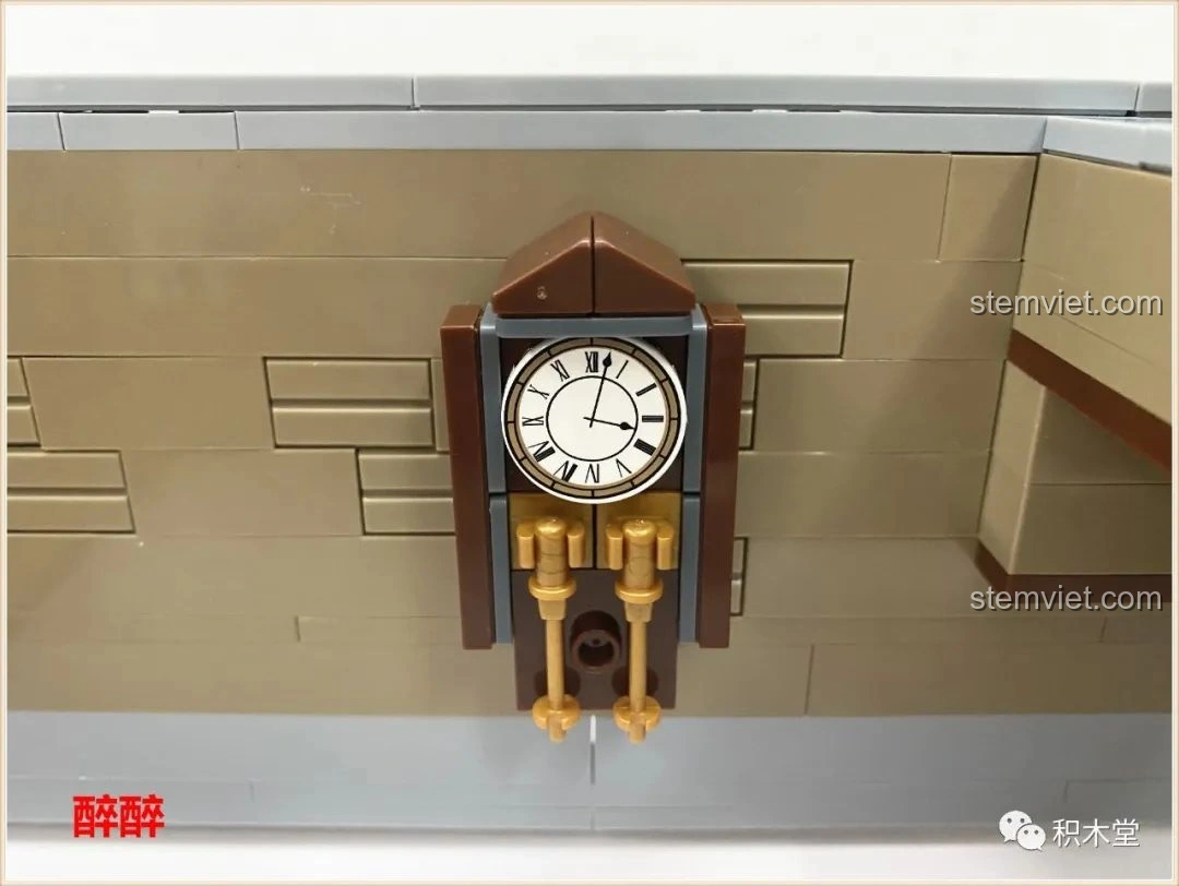 Nội thất phòng ngủ trong tầng ba của bộ Panlos Brick 613001 Tòa nhà Sanctum Sanctorum Doctor Strange, với giường, thảm tím và tủ.