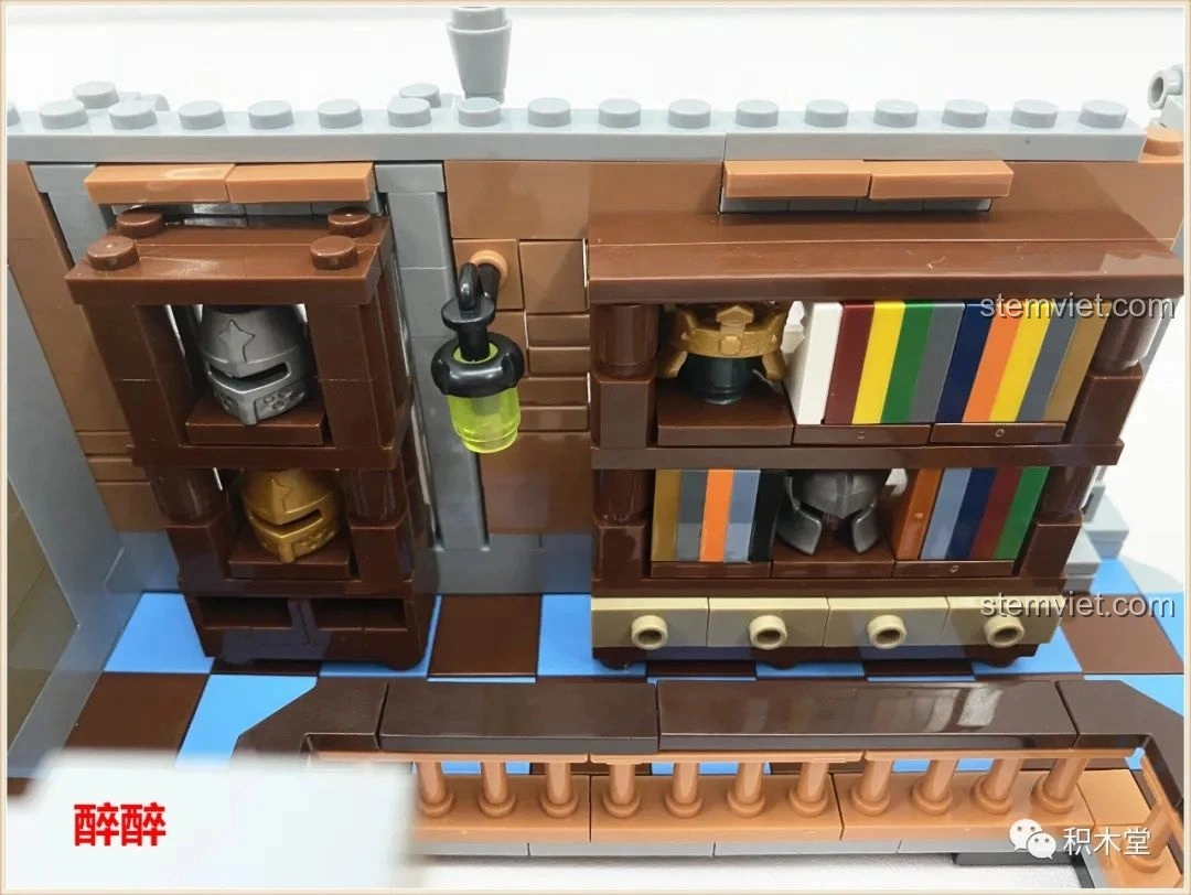 Tấm đế lắp ráp cho tầng ba của bộ Panlos Brick 613001 Tòa nhà Sanctum Sanctorum Doctor Strange, với một phần sàn đã được lát gạch.