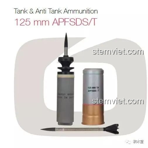 Tháp pháo và khung gầm của xe tăng Panlos Brick 632002 Type 99 được tách rời, cho thấy cấu trúc mô-đun và khả năng xoay 360 độ của tháp pháo.