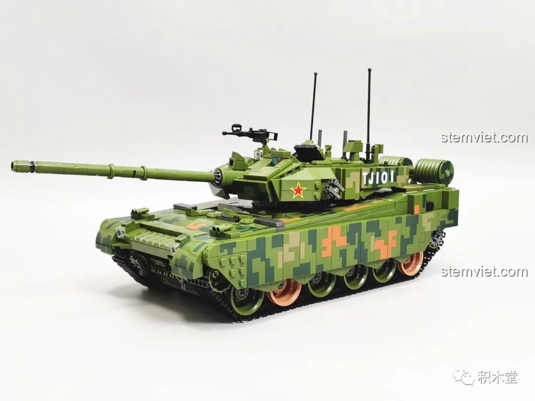 Năm minifigures lính tăng của bộ Panlos Brick 632002 Xe Tăng Type 99, với biểu cảm và trang phục chi tiết.