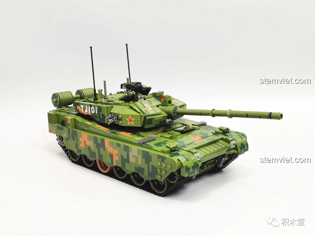 Cận cảnh súng máy 12.7mm trên tháp pháo của xe tăng Panlos Brick 632002 Type 99, với chi tiết chân đế xoay.