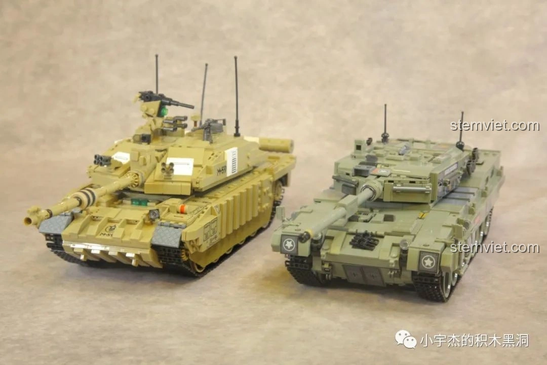 Mô hình xe tải quân sự với pháo phòng không của Panlos Brick, có lớp ngụy trang xanh và pháo lớn có thể điều chỉnh.