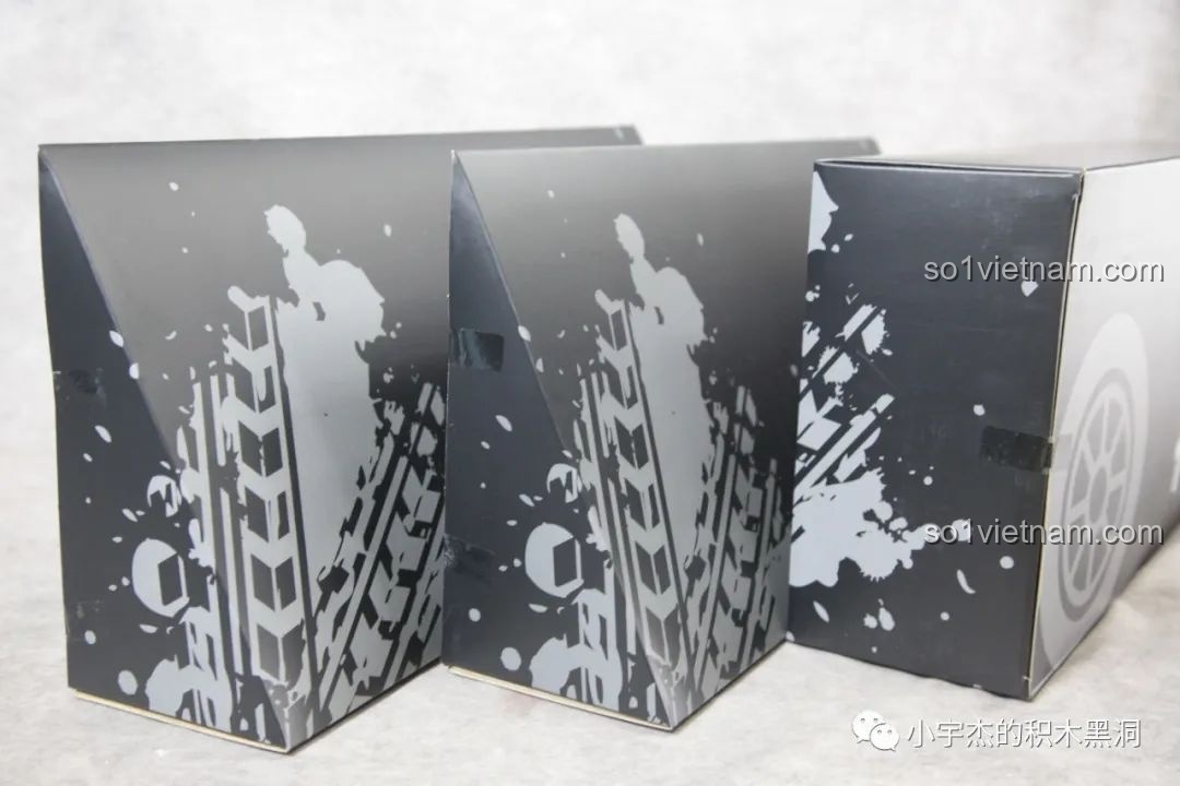 Các hộp nhỏ số 2 và 3 được thiết kế với hình ảnh dốc, gợi ý khả năng vượt địa hình của mô hình PanlosBrick 673101 Ford Bronco.