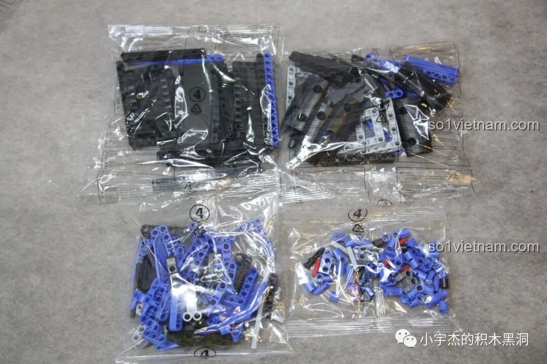 Hộp số 2 với túi mảnh ghép số 3 của bộ lắp ghép PanlosBrick 673101 Ford Bronco Xe Địa Hình.