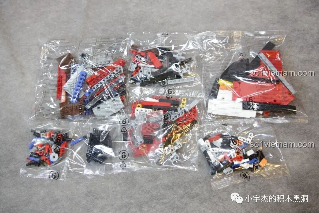 Hộp số 3 với túi mảnh ghép số 4 của bộ lắp ghép PanlosBrick 673101 Ford Bronco Xe Địa Hình.