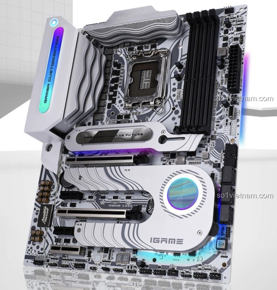 Hình ảnh bo mạch chủ iGame UltraD5 Z690 thực tế, so sánh với mô hình lắp ráp Pantasy 11008.