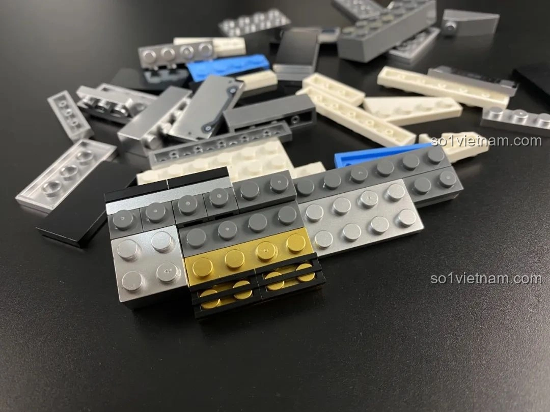 Hình ảnh thanh RAM iGame Vulcan DDR4 thực tế, so sánh với mô hình lắp ráp Pantasy 11008.