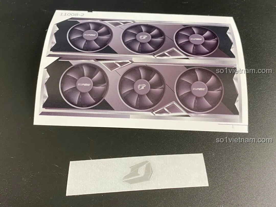 Hai tờ sticker đi kèm bộ lắp ghép Pantasy 11008 Máy tính iGame Kỳ Thú, chủ yếu dùng cho card đồ họa.