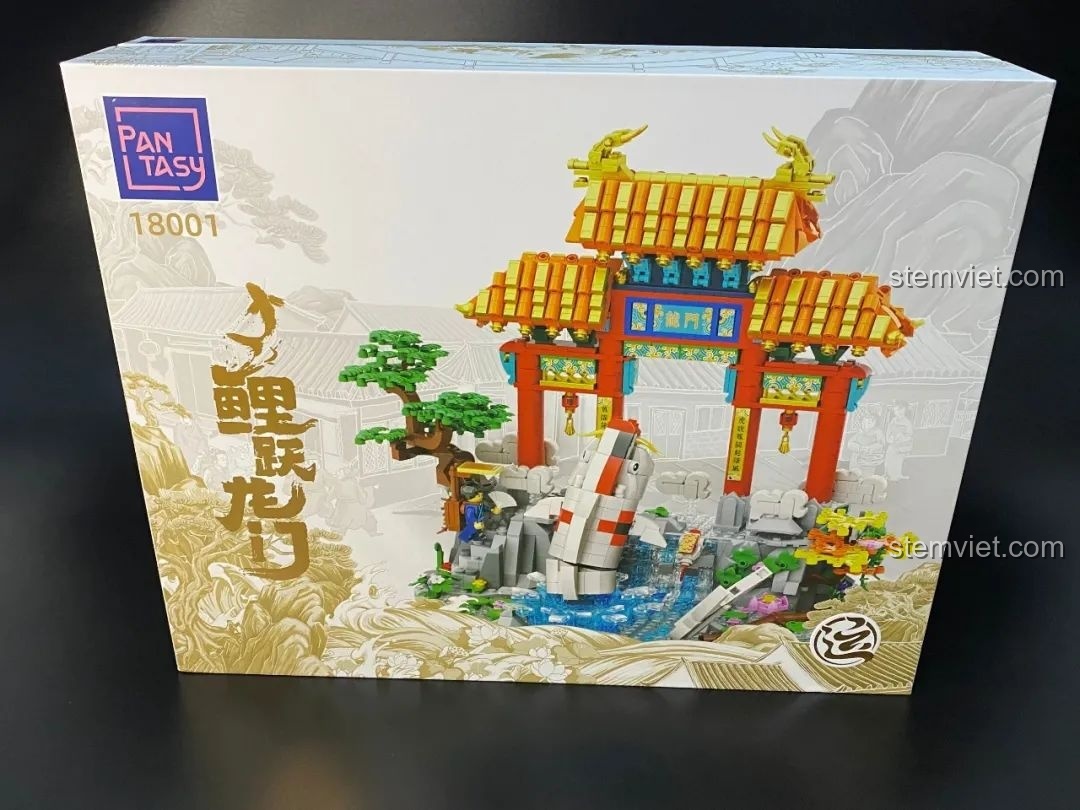 Hộp bộ lắp ghép Pantasy 18001 Cá Chép Hóa Rồng với hình ảnh cổng rồng và cá chép vượt thác, thiết kế sang trọng.