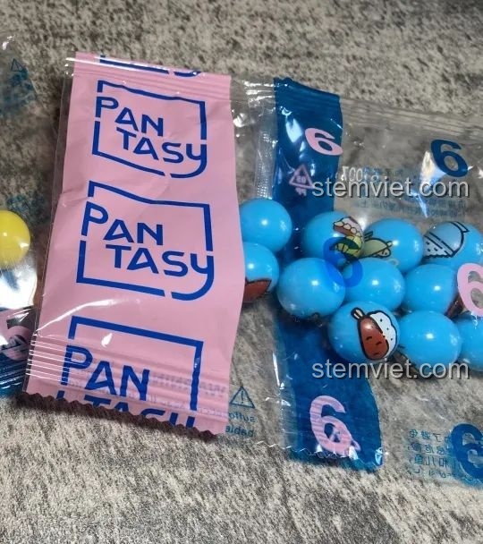 Túi trứng gashapon màu xanh dương với các hình ảnh ngộ nghĩnh, dùng cho đồ chơi mô hình Máy Vặn Trứng Xương Rồng Mexico Pantasy 61007.