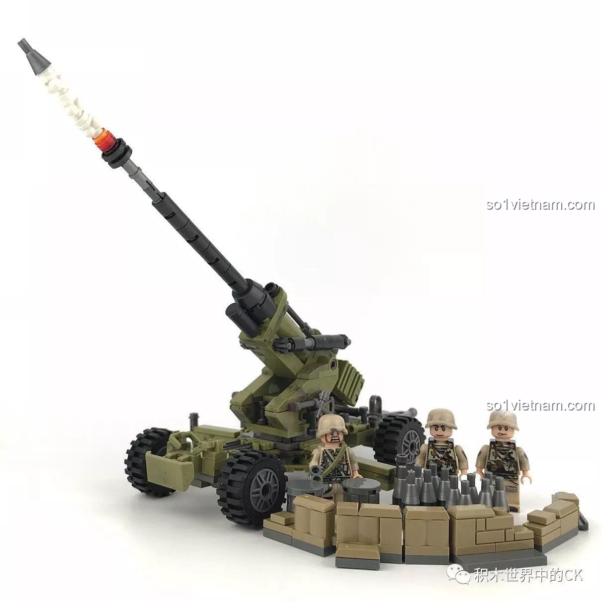 Cảnh chiến đấu Pháo Binh Thiên Yết Cindy Xingbao XB-06011 với pháo, binh lính và tường chắn, tạo nên một mô hình quân sự sống động.