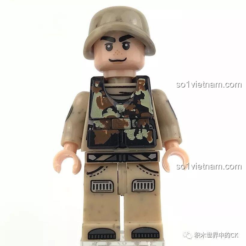 Minifigure Tân binh B trong bộ Pháo Binh Thiên Yết Cindy Xingbao XB-06011 với trang phục quân sự và phụ kiện tinh xảo.