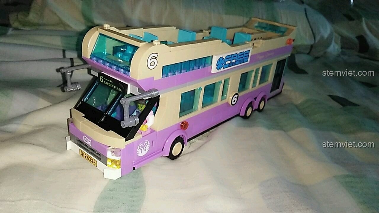 Minifigure hướng dẫn viên du lịch và xe buýt du lịch QMAN 1123 đã hoàn thiện.