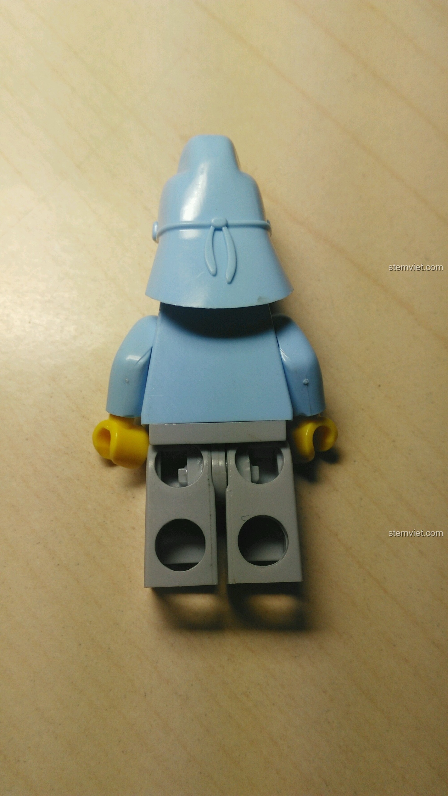 Mặt sau minifigure Thầy Bói Mayi Xiangshi QMAN 1504 Giang Hồ Ký, thể hiện độ hoàn thiện.