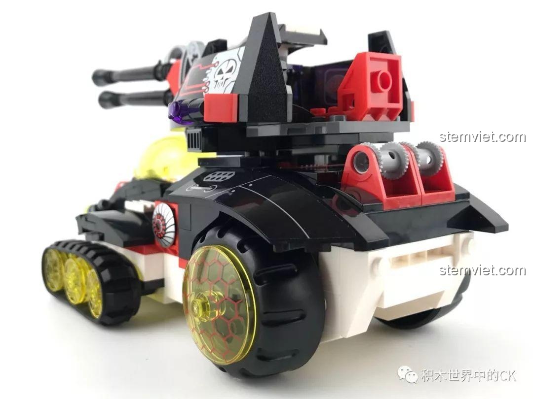 Pháo chính của Xe Pháo Laser QMAN 2715 có thể xoay 360 độ, thể hiện tính năng linh hoạt của mô hình.