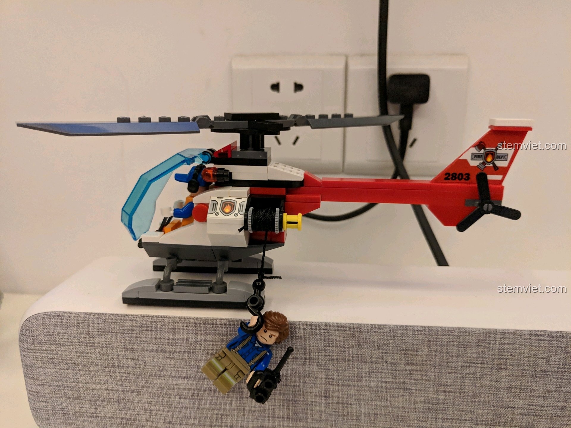 Bộ lắp ráp Trực thăng Cứu hộ Tiên phong QMAN 2803 đã được tùy chỉnh
