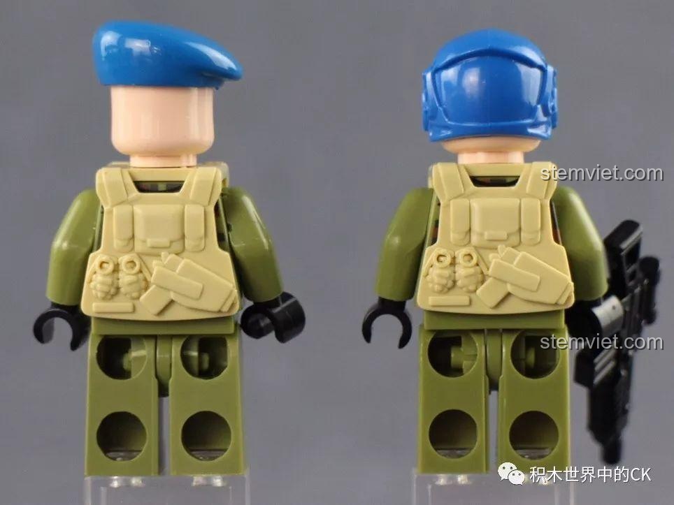 Chi tiết hai nhân vật lính phe phản diện (Lợi Trảo và Sĩ Lang) từ bộ Qman 3207 Xe Tải Quân Sự Phóng Tên Lửa, với thiết kế độc đáo.