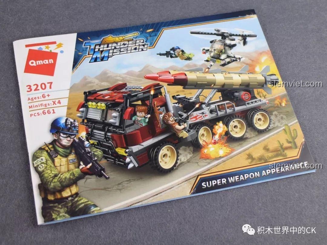 Sách hướng dẫn lắp ráp của bộ đồ chơi Qman 3207 Xe Tải Quân Sự Phóng Tên Lửa ThunderMission, với hình ảnh bìa giống hộp sản phẩm.
