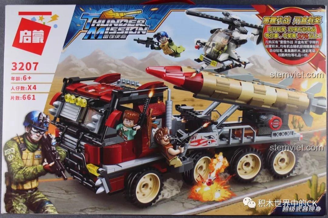 Hộp đồ chơi lắp ráp Qman 3207 Xe Tải Quân Sự Phóng Tên Lửa ThunderMission, hiển thị hình ảnh xe tải và trực thăng chiến đấu, thu hút mọi ánh nhìn.