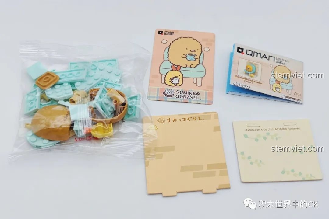 Các mảnh ghép và hướng dẫn lắp ráp của mô hình Tonkatsu và Ebi Fry trong bộ Qman 77012 Góc Khuất.