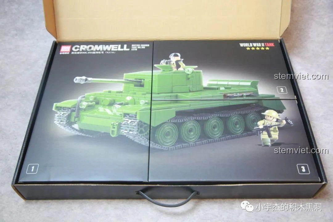 Hộp bộ lắp ráp QuanGuan 100237 Xe Tăng Cromwell MK.VII (A27M) được mở ra, lộ ba hộp nhỏ bên trong, sắp xếp gọn gàng.