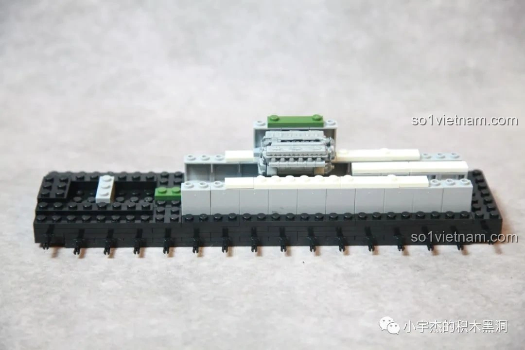 Bắt đầu lắp ráp phần khung gầm của xe tăng TOG II QUANGUAN 100241.