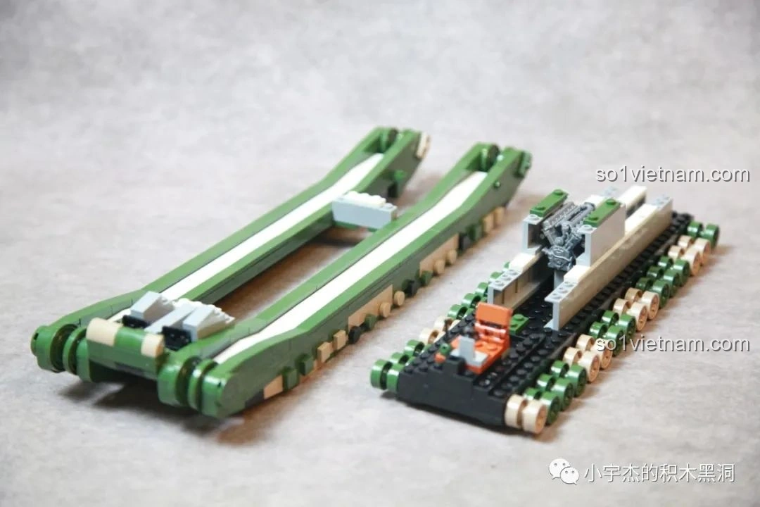 So sánh kích thước và hình dáng giữa khung gầm và khung ngoài của xe tăng TOG II QUANGUAN 100241.