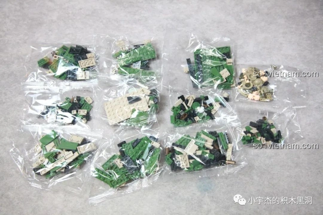 Các túi mảnh ghép của hộp số 3 trong bộ lắp ráp xe tăng TOG II QUANGUAN 100241.