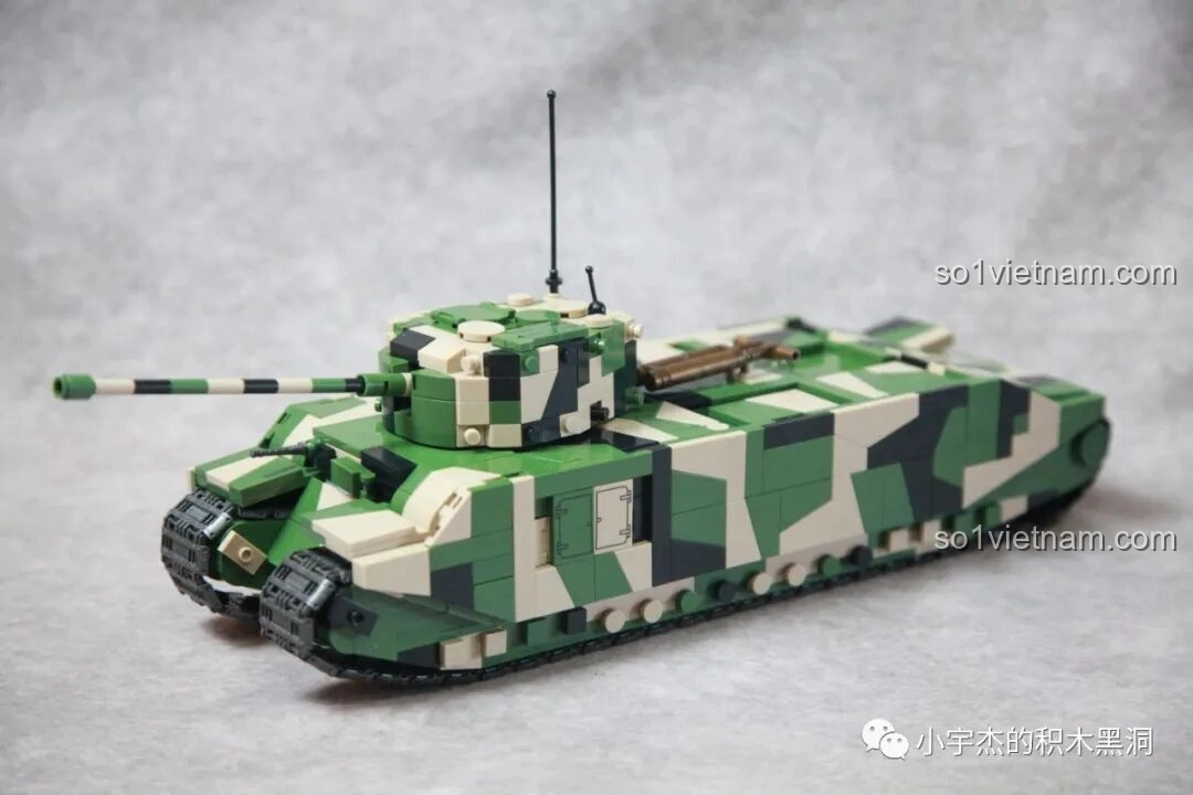 Mô hình xe tăng siêu nặng TOG II QUANGUAN 100241 đã hoàn chỉnh với tháp pháo và họa tiết rằn ri.