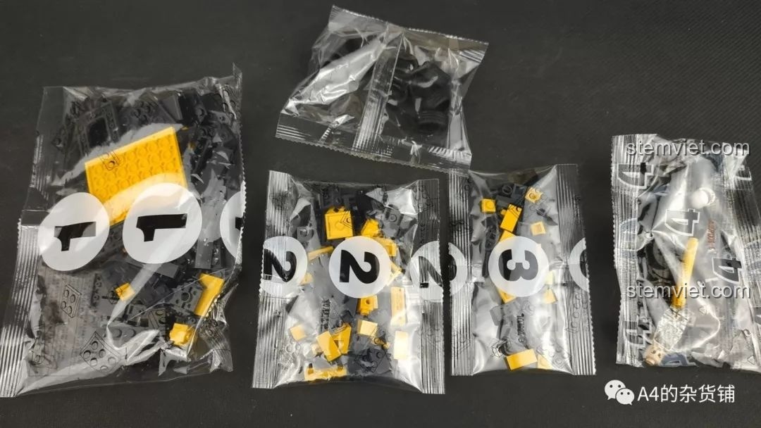 Các túi đựng chi tiết lắp ráp của bộ SEMBO 107004 được đánh số nhưng không phân theo bước.