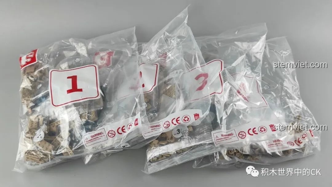 Toàn bộ các túi mảnh ghép của bộ đồ chơi SEMBO 109001 được đánh số từ 1 đến 4.