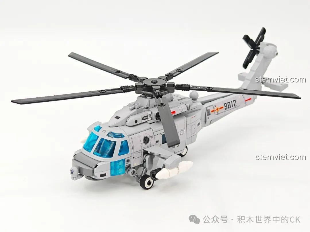 Mô hình trực thăng hải quân Z-20J hoàn thiện nhìn từ phía trước, sản phẩm từ bộ SEMBO 202257.