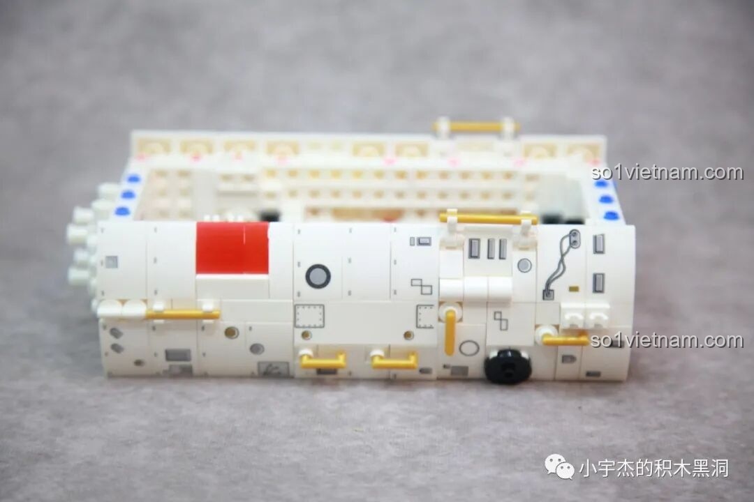 Phần khung cơ bản của khoang lõi Thiên Hòa đang được lắp ráp từ các mảnh ghép túi số 1 của bộ SEMBO 203337.