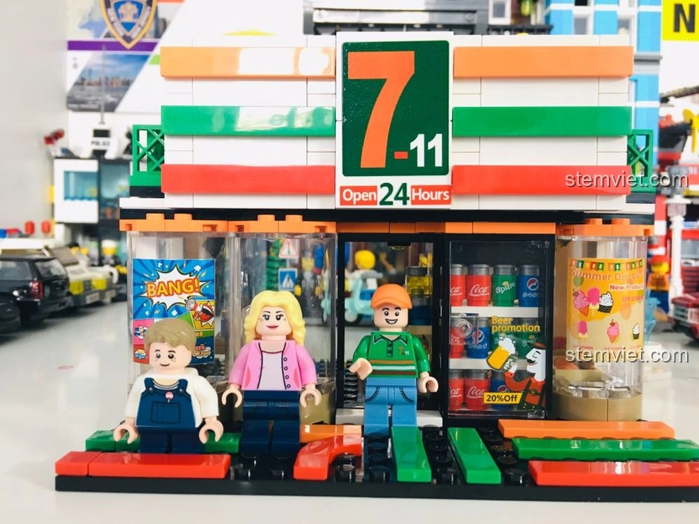 Review SEMBO 601017 Cửa hàng tiện lợi 7-Eleven hoàn chỉnh với 3 minifigures, tái hiện không gian quen thuộc.