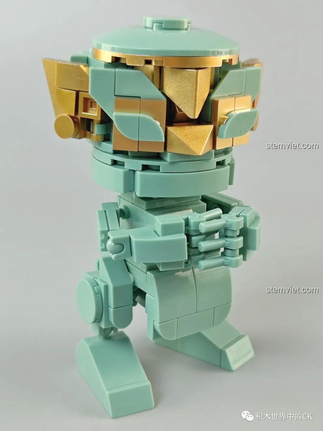 Cận cảnh khuôn mặt và phần đầu của Tượng Người Đứng Thẳng Sembo 601167, chi tiết tinh xảo.