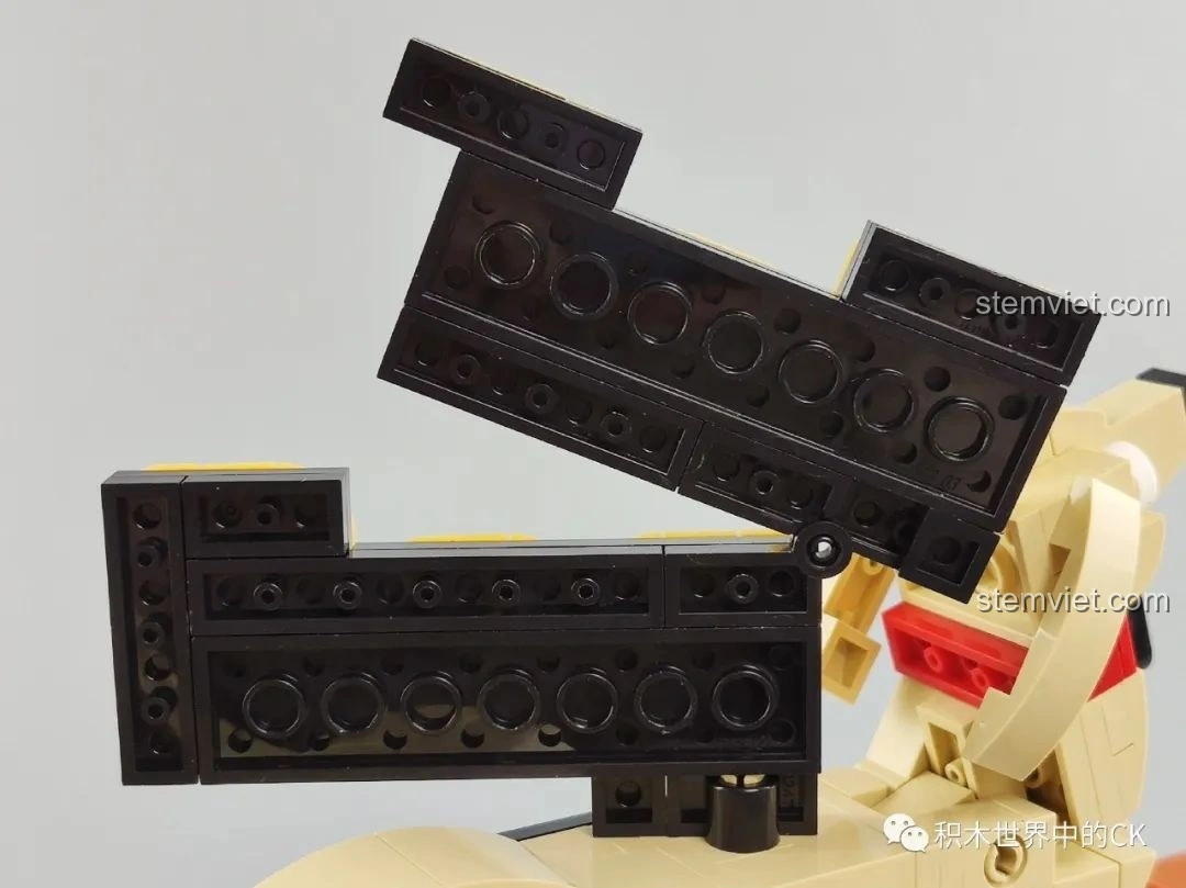 Cận cảnh đầu chú chó hot dog trên nóc xe SEMBO 601301, với đôi mắt to tròn và lưỡi đỏ. Cảm nhận SEMBO 601301 Xe tải thực phẩm.