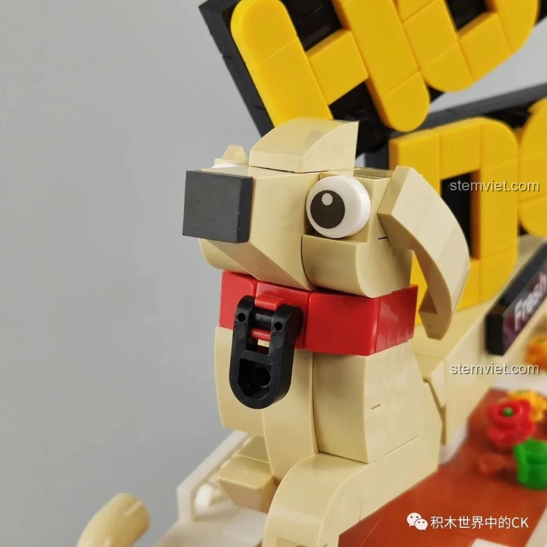 Toàn cảnh mô hình xe bán hot dog SEMBO 601301 đã hoàn thành cùng ba nhân vật minifigure. Đánh giá SEMBO 601301 Xe bán hot dog.