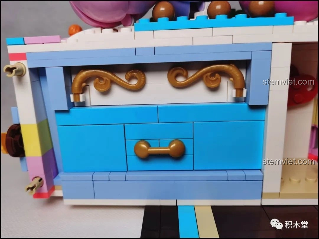 Mô hình Bánh Kem Hộp Quà Sembo 601400 được đặt gọn gàng vào hộp quà đi kèm