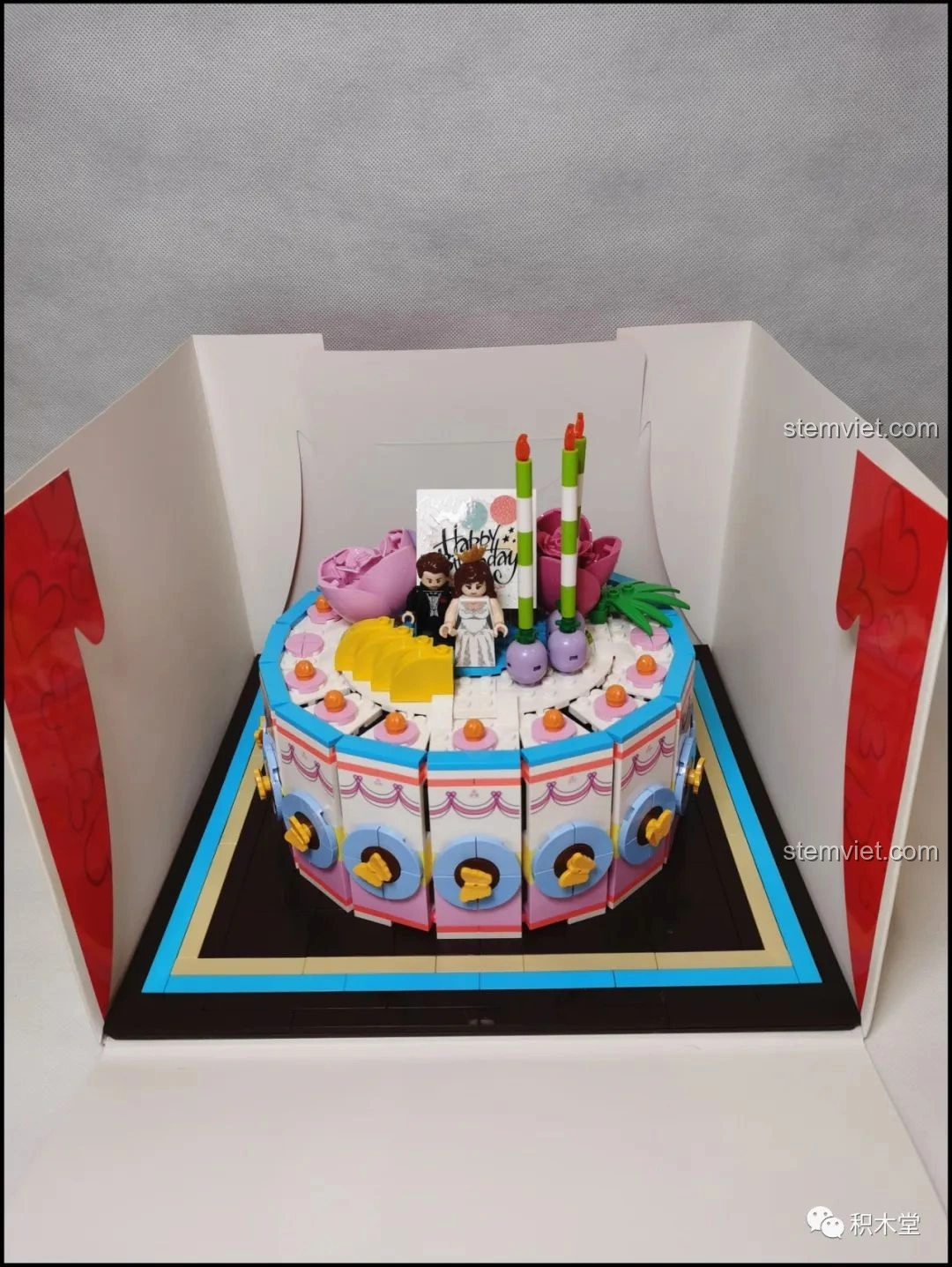 Mô hình Bánh Kem Hộp Quà Sembo 601400 có thể mở 180 độ, tạo không gian trưng bày độc đáo