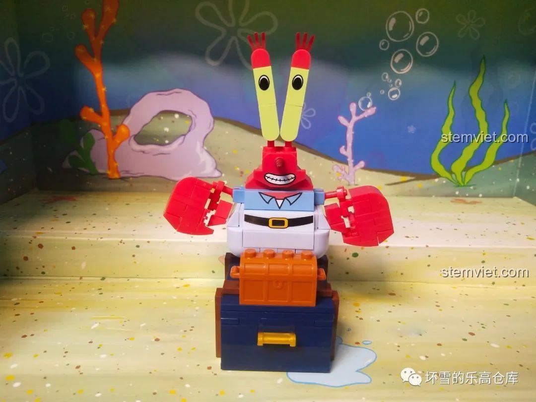 Chữ ký Stephen Hillenburg ở mặt trong thuyền của Squidward trong bộ lắp ráp Sembo 612211.