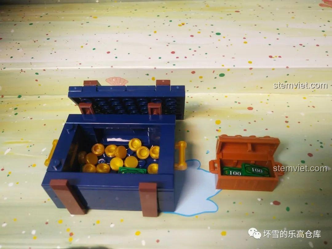 Mô hình Mr. Krabs với mắt và tay có thể xoay trong bộ lắp ráp Sembo 612211.