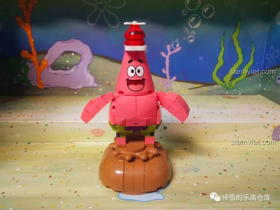 Mô hình Patrick đứng trên vỏ rùa trong bộ lắp ráp Sembo 612211 Gia đình SpongeBob.