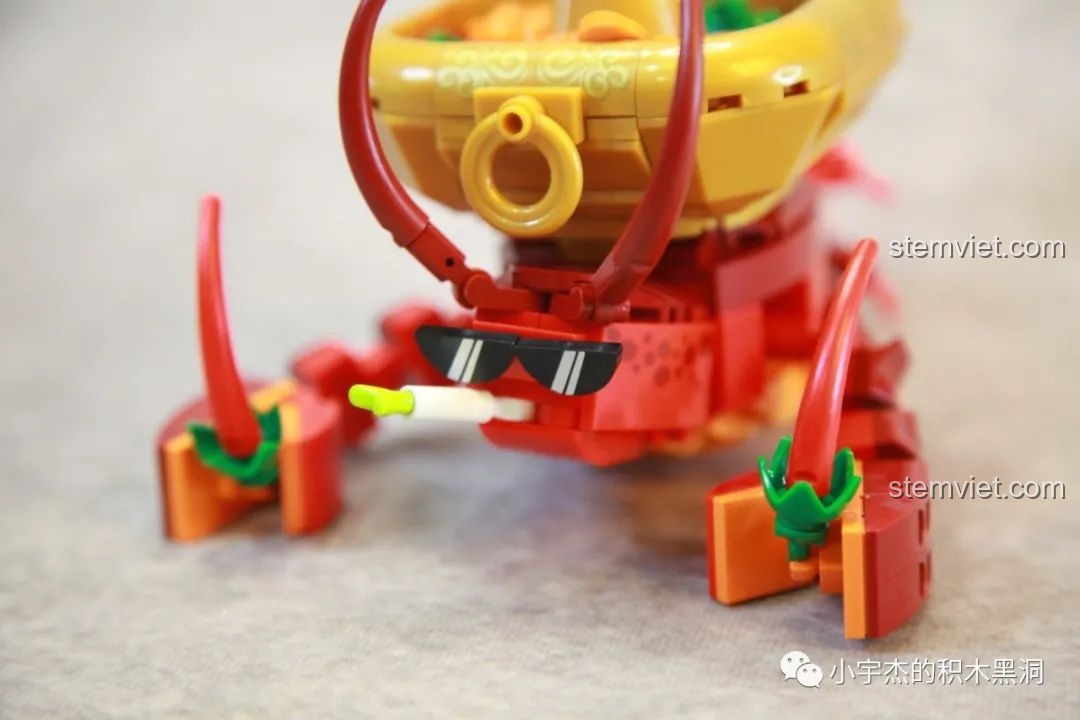 Mặt sau hộp đồ chơi lắp ráp SEMBO 613103 Ếch Ngâm Nước Ấm, giới thiệu các mô hình khác.