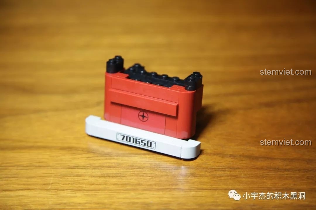 Chi tiết dán sticker trên thân xe Sembo 701650, đồ chơi lắp ghép Xe Mercedes-Benz 770K Cổ Điển 650 siêu tiết kiệm.