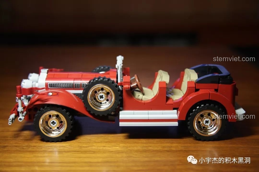 Góc nhìn nghiêng của xe Mercedes-Benz 770K Sembo 701650, bộ lắp ráp Xe Mercedes-Benz 770K 650 giá rẻ.