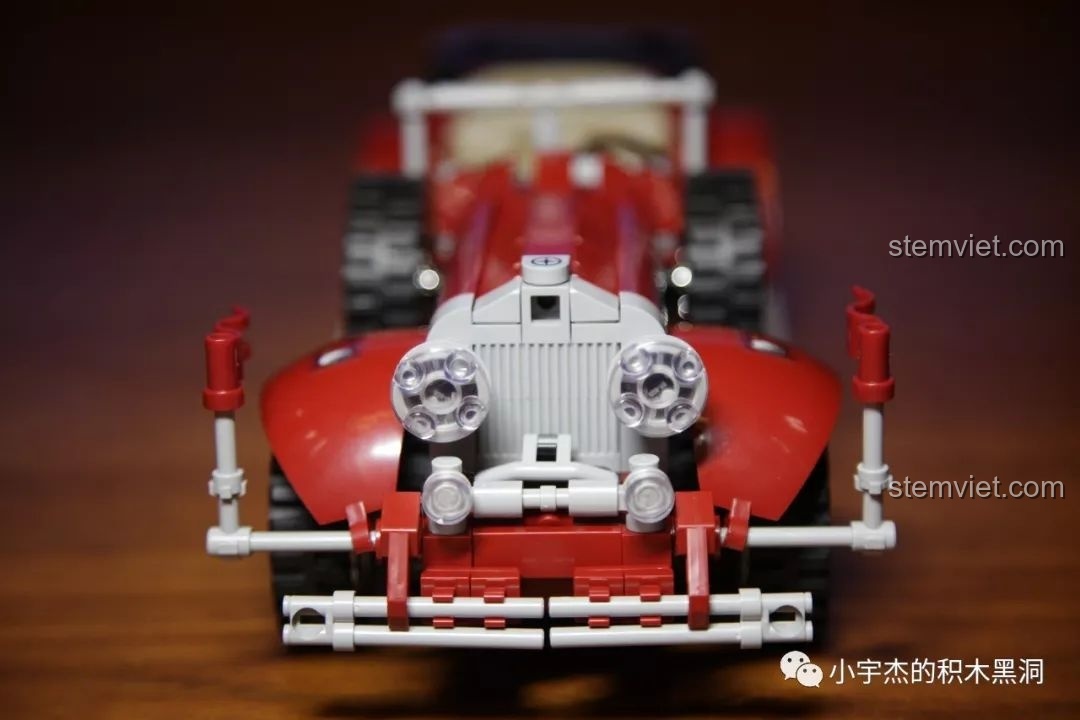 Mặt sau của xe Mercedes-Benz 770K Sembo 701650, đồ chơi mô hình Xe Mercedes-Benz 770K Cổ Điển 70165 0 đáng tiền.