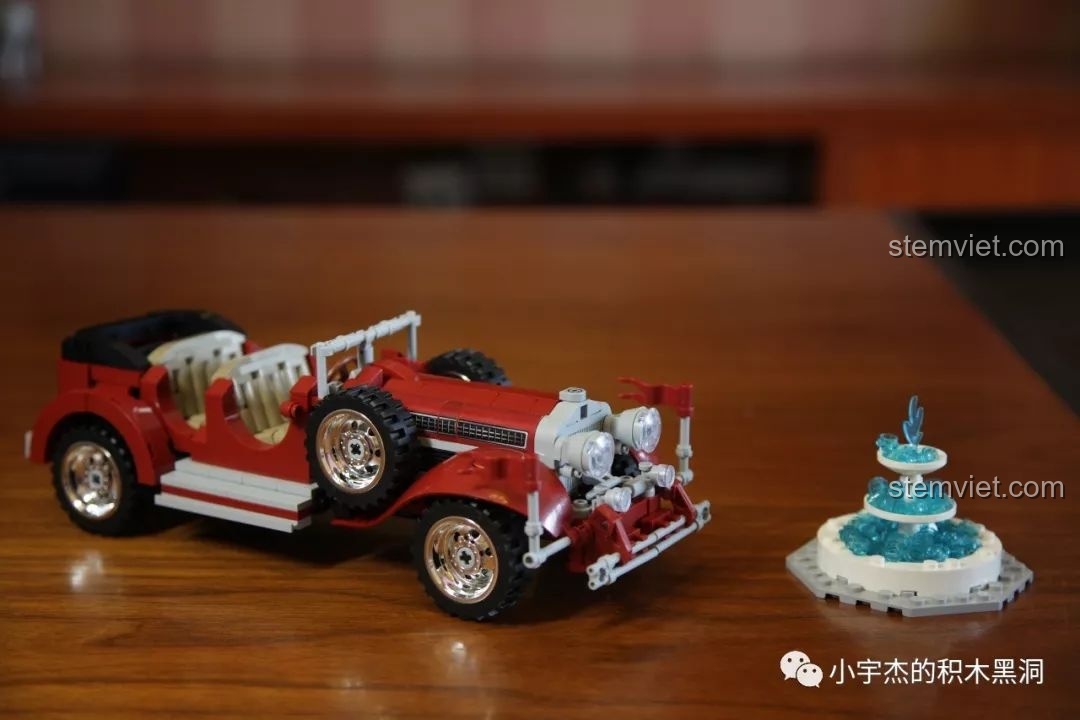 Góc nhìn khác khi so sánh hai xe cổ điển, đồ chơi lắp ráp Mô hình xe cổ điển Mercedes-Benz 701650 giá bình dân.