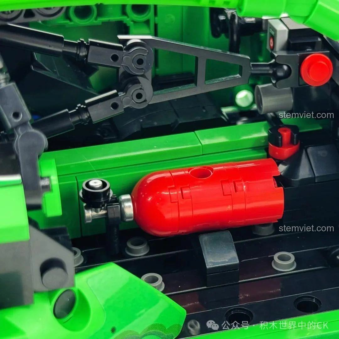 Hệ thống khung bảo vệ bên trong khoang lái của bộ lắp ráp Sembo 715019 Siêu xe Porsche Bá Vương Long.