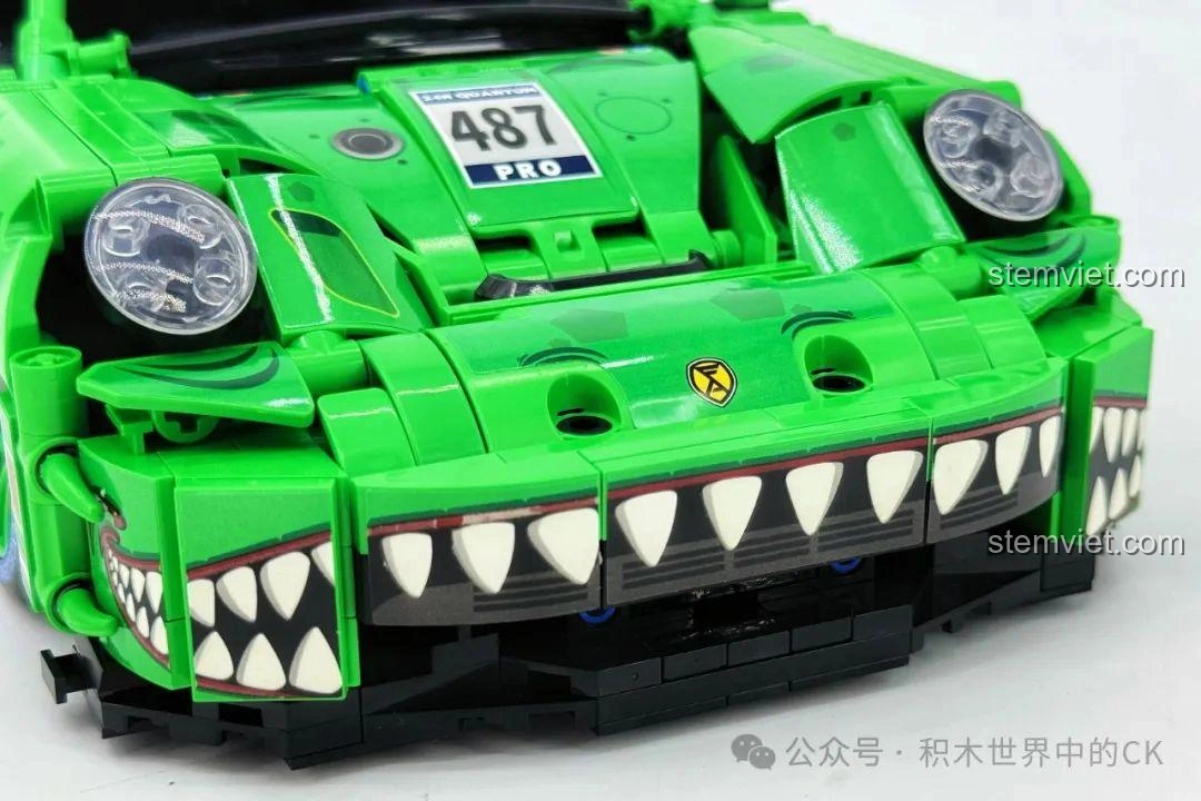 Nắp capo của mô hình Sembo 715019 Xe Porsche Bá Vương Long Điều Khiển Từ Xa với số hiệu 487 PRO.